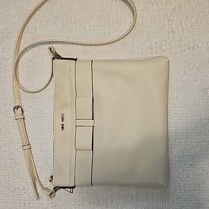 NWOT Nine West crossbody bag, not sure if it's authentic so price shows.